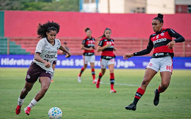 Rubro-negras comemoram gols que assegurou a vitória as Guerreiras Grenás