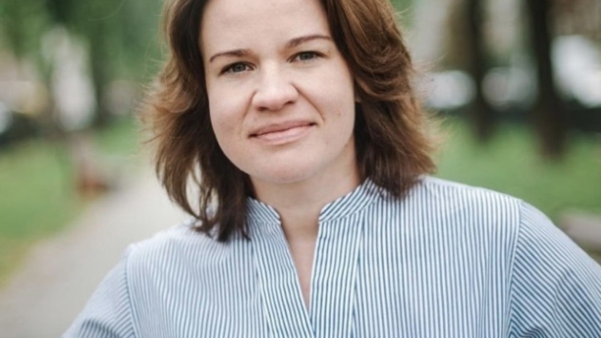 Oksana Pokalchuk da Anistia Internacional da Ucrânia pede demissão