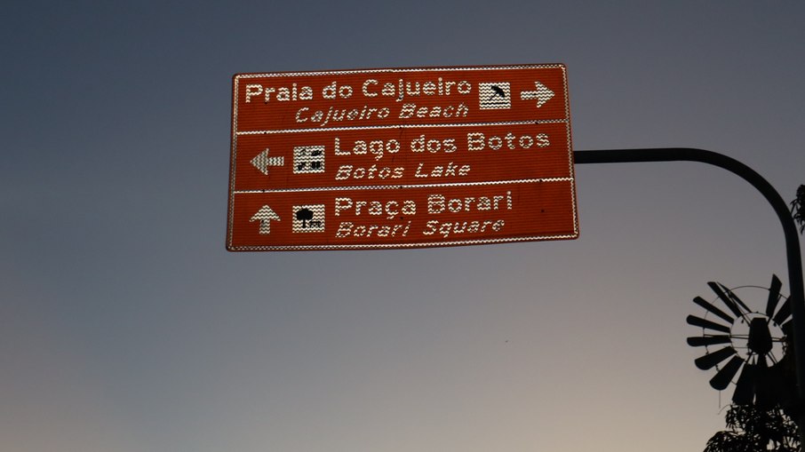 Placa de informação turística em Alter do Chão (PA)