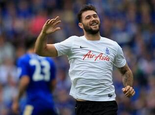 Rebaixado na Inglaterra fatura mais que Corinthians e Flamengo juntos com TV