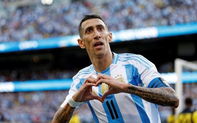 Angel Di María comemora após marcar o gol da vitória da Argentina sobre o Equador por 1 a 0 em amistoso disputado neste domingo