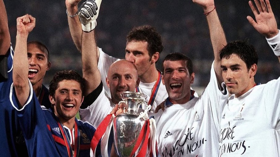 Além das performances em Copa do Mundo, Barthez ajudou a França a conquistar a Eurocopa de 2000