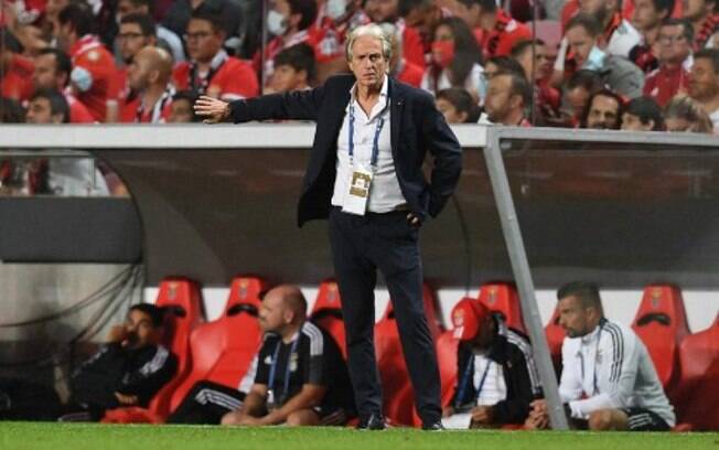 Benfica nega especulações sobre saída de Jorge Jesus