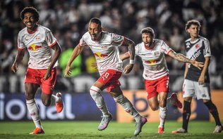 Bragantino vence Vasco e dorme na liderança do Brasileirão