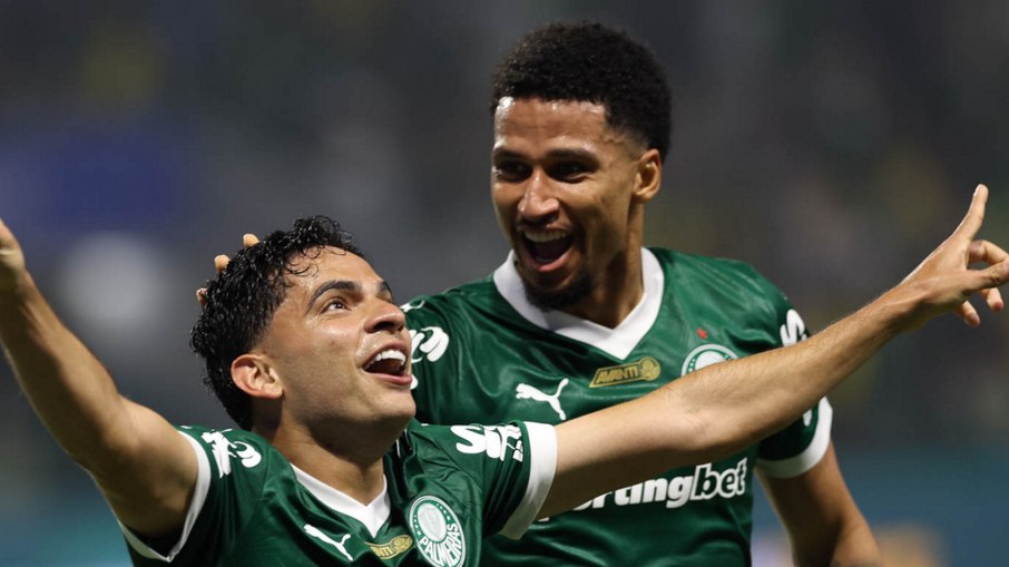 Bruno Rodrigues comemora seu gol na goleada sobre o Juventude