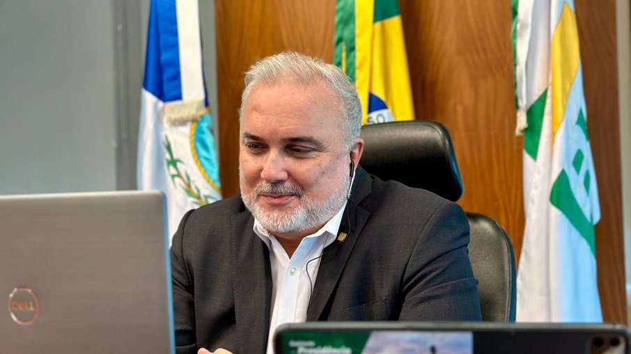 Jean Paul Prates, presidente da Petrobras, em evento remoto com funcionários da estatal