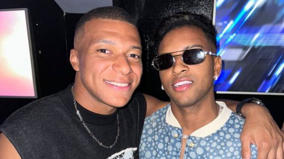 Mbappé e Rodrygo se encontraram festa durante as férias