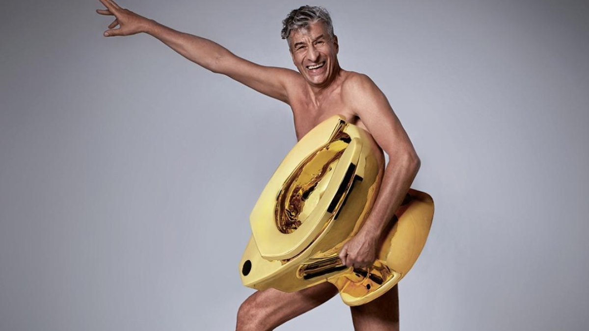 Maurizio Cattelan e sua obra de arte 'America'. Maurizio Cattelan e sua obra de arte 'America'.