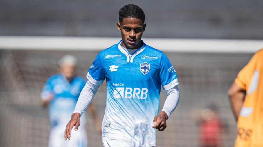 Kauã Oliveira em campo pelo Real Brasília Kauã Oliveira em campo pelo Real Brasília