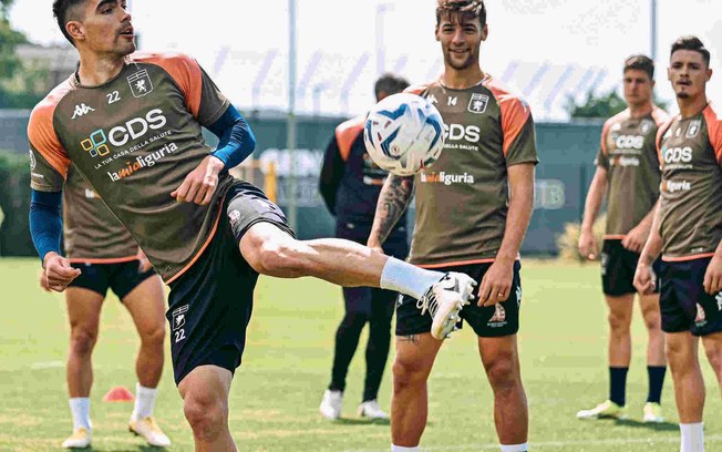 Jogadores do Genoa durante treinamento da equipe - Foto: Divulgação/Genoa