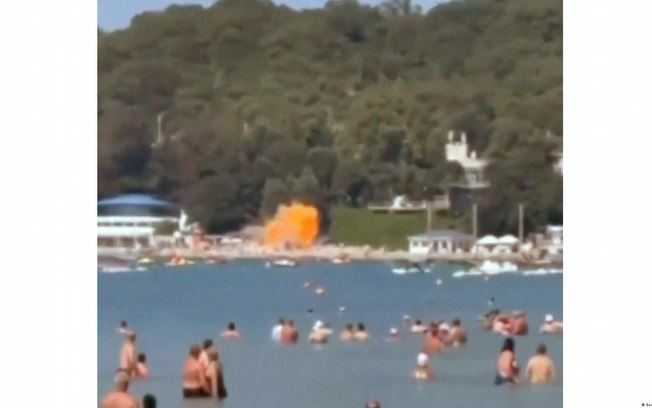 Vídeo publicado nas redes sociais captou o momento em que o drone caiu na praia