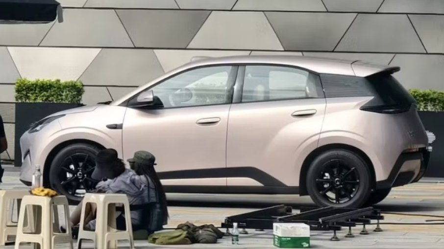 Flagras mostram novo design mais agressivo, central multimídia maior e nova motorização Flagras mostram novo design mais agressivo, central multimídia maior e nova motorização