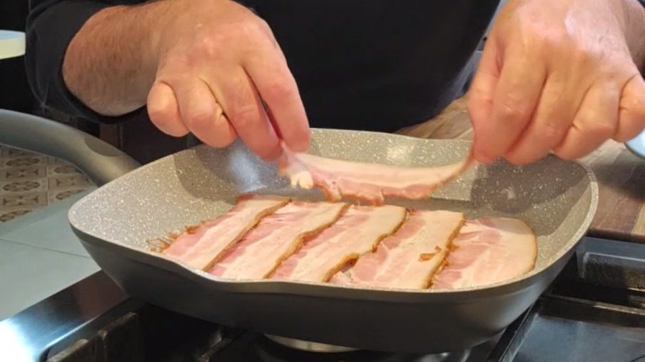 Bacon na frigideira