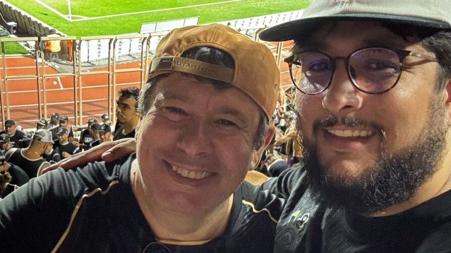 Guilherme Alves (direita) e seu pai no jogo do último sábado (15), contra Portuguesa Guilherme Alves (direita) e seu pai no jogo do último sábado (15), contra Portuguesa