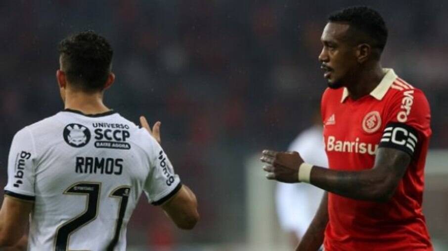 Edenilson acusa Rafael Ramos de racismo em Inter x Corinthians; lateral nega