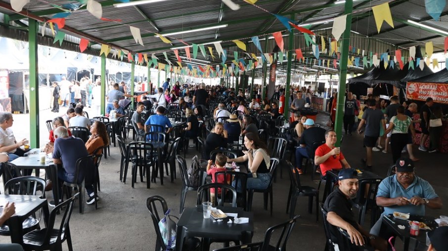 Praça de Alimentação montada no Parque Jayme Ferragut Praça de Alimentação montada no Parque Jayme Ferragut