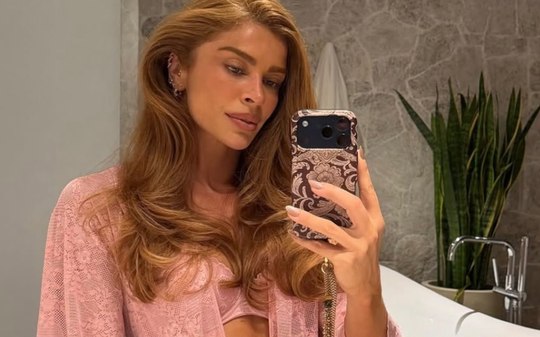 Grazi Massafera surge de lingerie e leva fãs à loucura: "Deusa"