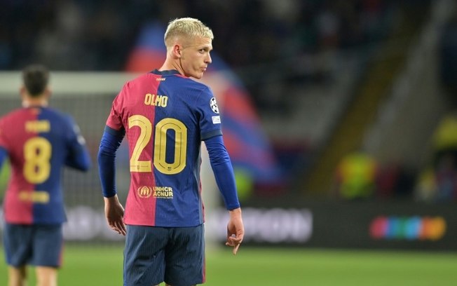 Dani Olmo depois de marcar pelo Barça contra o Brest na Liga dos Campeões no dia 26 de novembro de 2024, em Barcelona