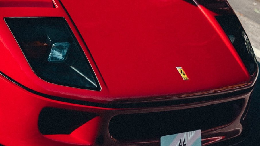 F40 de Hamilton recebeu identificação com o número 44 usado pelo piloto na Fórmula 1