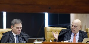 Moraes e Mendonça discutem durante sessão do STF