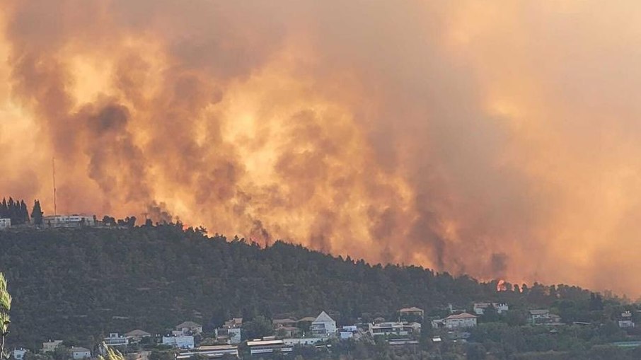 Incêndio se aproxima de Jerusalém Incêndio se aproxima de Jerusalém
