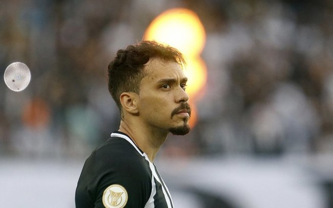 Eduardo desfalca o Botafogo na próxima rodada do Brasileirão