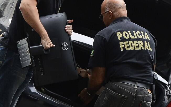 Segundo a PF, o inquérito policial aponta que um grupo de hackers brasileiros e portugueses, liderados por um cidadão português