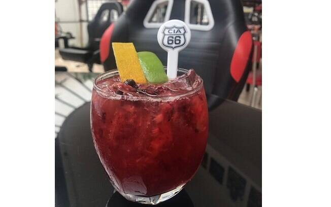 Drink temático faz parte do cardápio de homenagem da Cia 66 à Fórmula 1