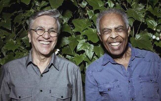 Caetano Veloso e Gilberto Gil, ícones da tropicália e da música brasileira, foram presos durante a ditadura militar