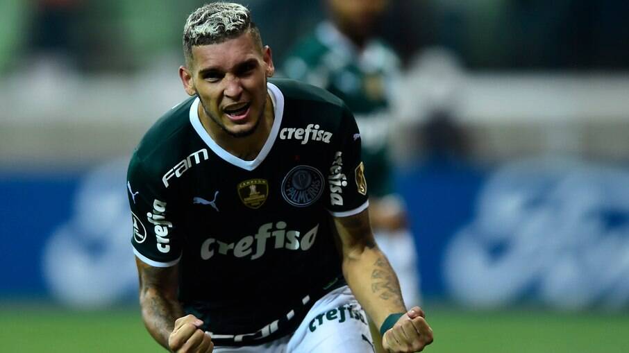 Rafael Navarro deve ser titular do Palmeiras na partida contra o Emelec
