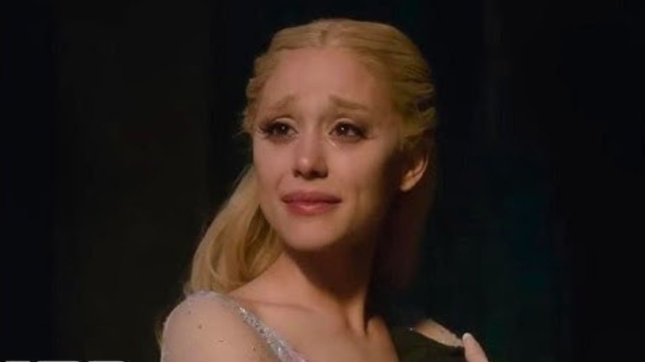 Ariana Grande como Glinda em 