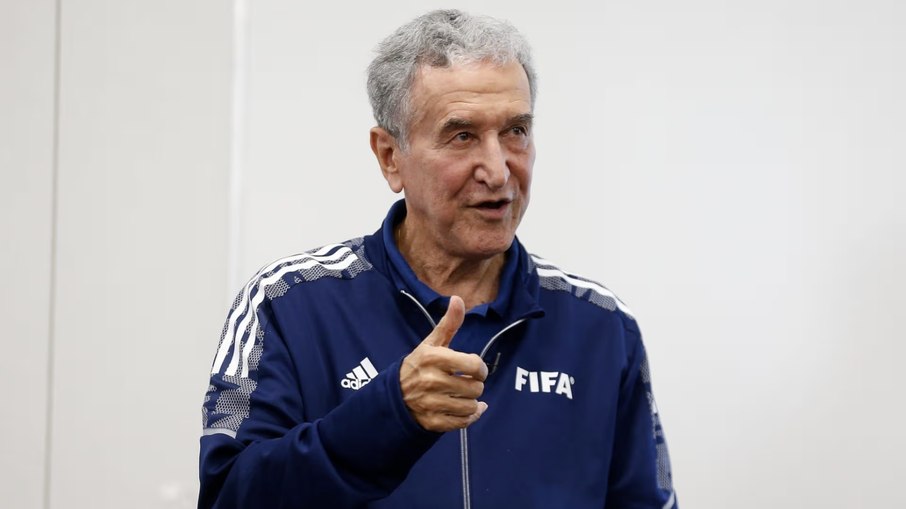Parreira está internado no Hospital Samaritano, na Barra da Tijuca, desde quarta-feira (17)