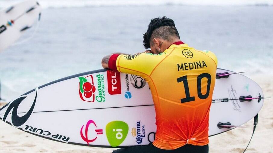 Gabriel Medina não disputará etapa de Portugal do Mundial de Surfe