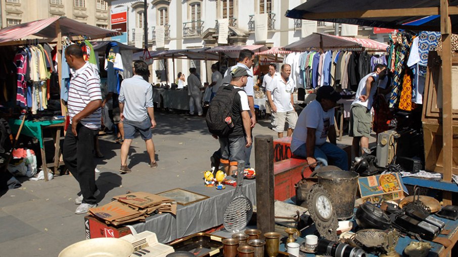 Feira de antiguidades da Praça XV Feira de antiguidades da Praça XV