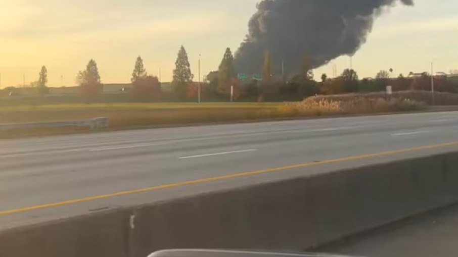 O Departamento de Polícia Metropolitana de Louisville relatou que há feridos