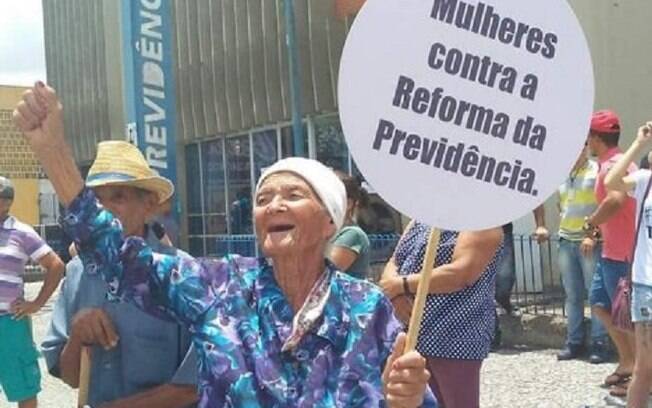 Manifestante no Pernambuco; pelo menos 23 capitais nacionais foram cenário de protestos nesta quarta
