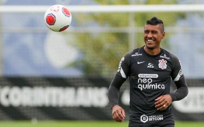 Com Paulinho no CT, Corinthians inicia pré-temporada e já visa trabalhos com bola