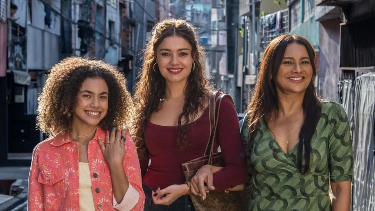 Alana Cabral, Sophie Charlotte e Dira Paes em 'Três Graças' Alana Cabral, Sophie Charlotte e Dira Paes em 'Três Graças'