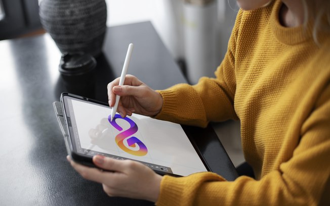 Design de logotipos em 2025 une IA e propósito social