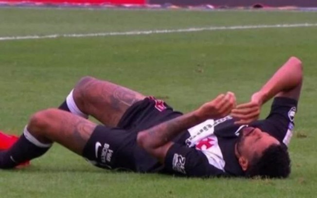 Jair sentiu dores na coxa direita e foi substituído no primeiro tempo