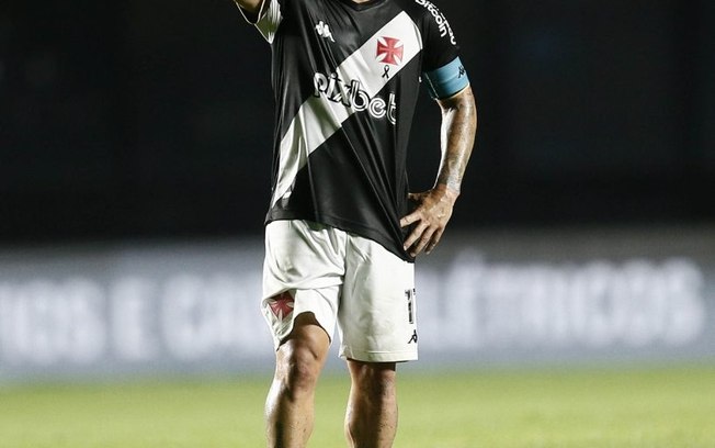 Gary Medel informa ao Vasco que pretende deixar o clube