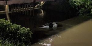 Carro cai em rio no Paraná e deixa um morto e mulher desaparecida