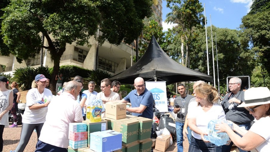 Mutirão arrecada 72 toneladas de doações.