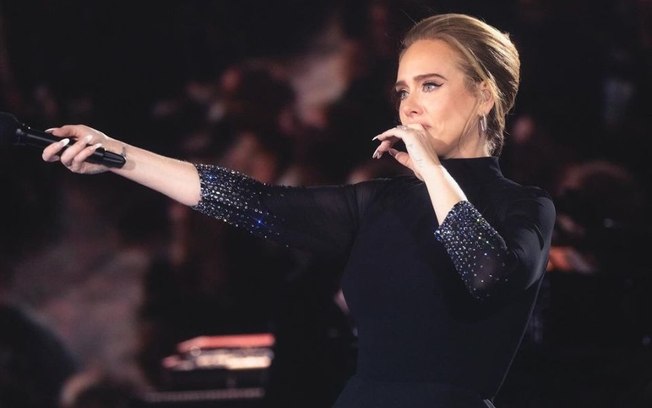 Adele anuncia longa pausa na carreira para descansar