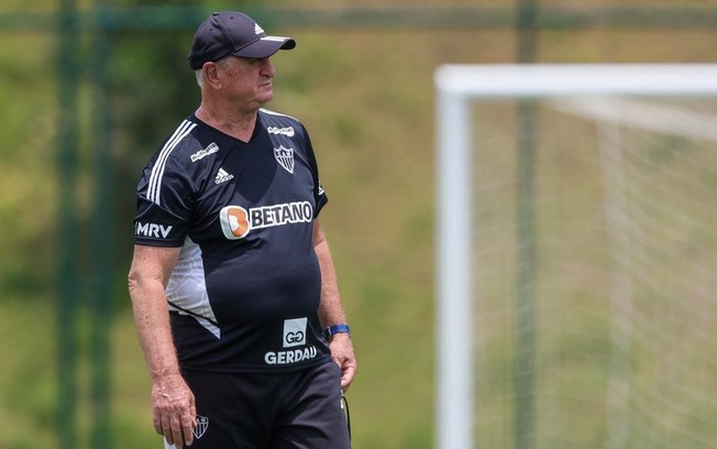 Felipão explicou o motivo de o Galo jogar melhor fora de casa Felipão explicou o motivo de o Galo jogar melhor fora de casa