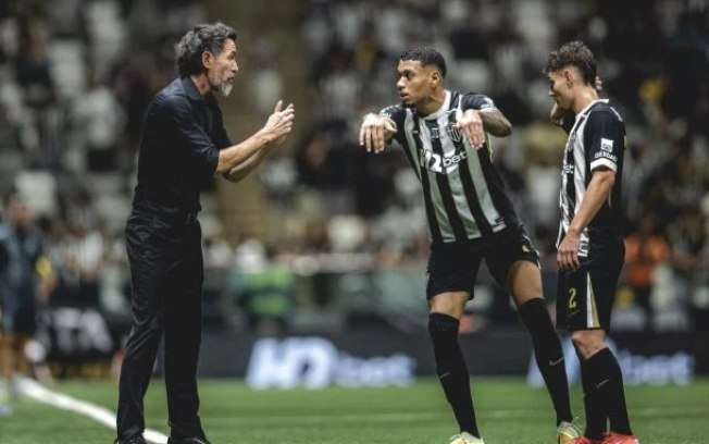 Eduardo Domínguez ajustou o Galo Eduardo Domínguez ajustou o Galo