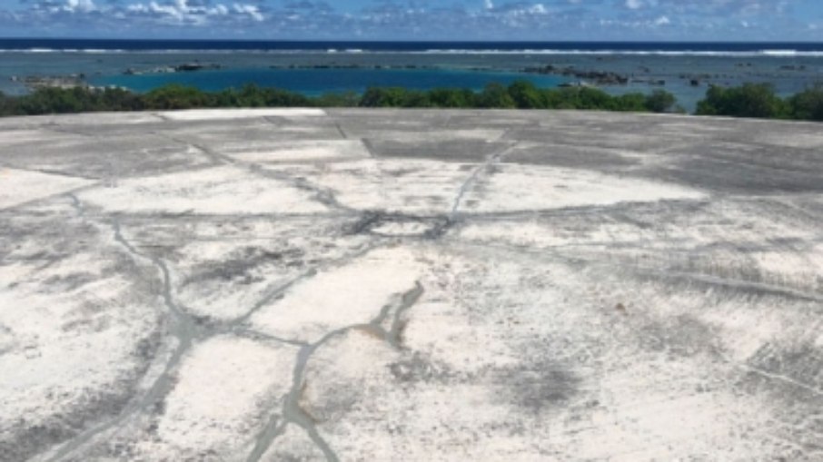 Cúpula de Runit é uma estrutura de contenção de lixo nuclear construída na cratera Cactus