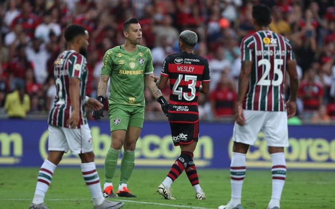 Fluminense mantém a sequência de derrotas e se isola na lanterna