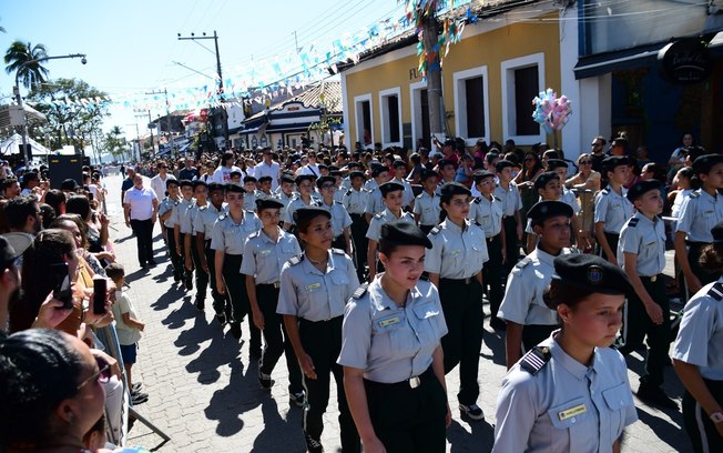 Ilhabela comemora 221 anos com eventos solenes e show gratuito dos Titãs Ilhabela comemora 221 anos com eventos solenes e show gratuito dos Titãs