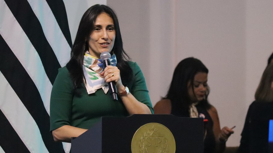 Secretária de Meio Ambiente Natália Resende Secretária de Meio Ambiente Natália Resende